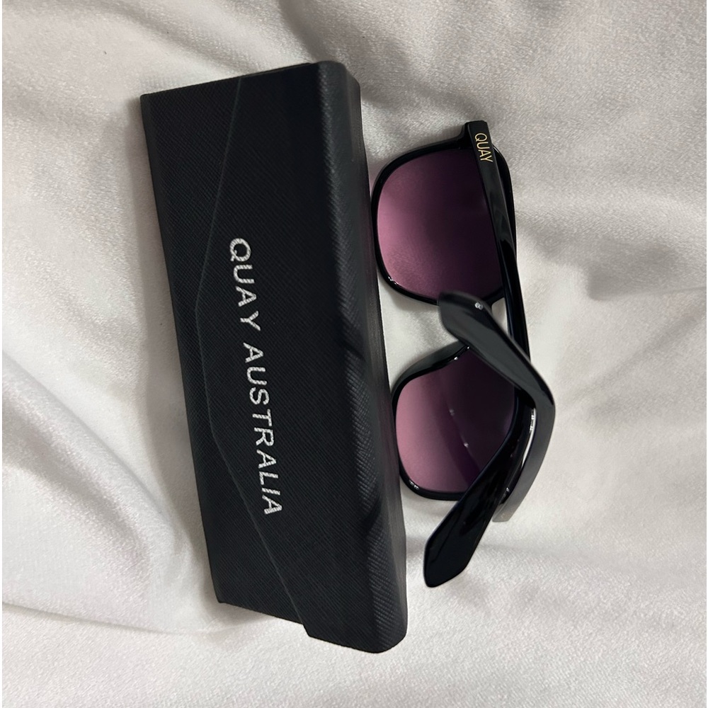 Black w/pink lenses sunglasses